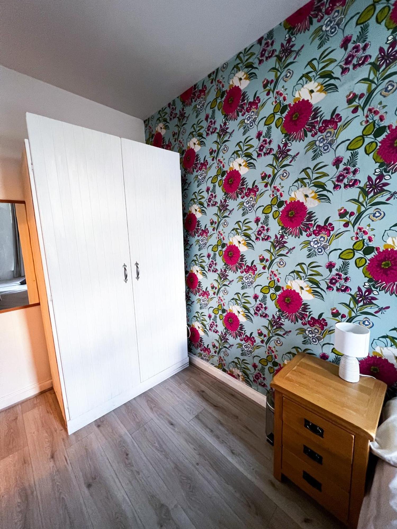 The Den 2 Bedroom Serviced By Altoluxoexperience Short Lets & Serviced With Free Wifi * Bristol